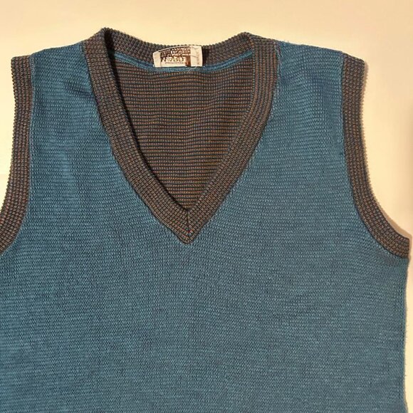 Retro 70s Blue and Orange Sweater Vest Knitwear Vintage Pullover Golf Vest - Picture 3 of 7